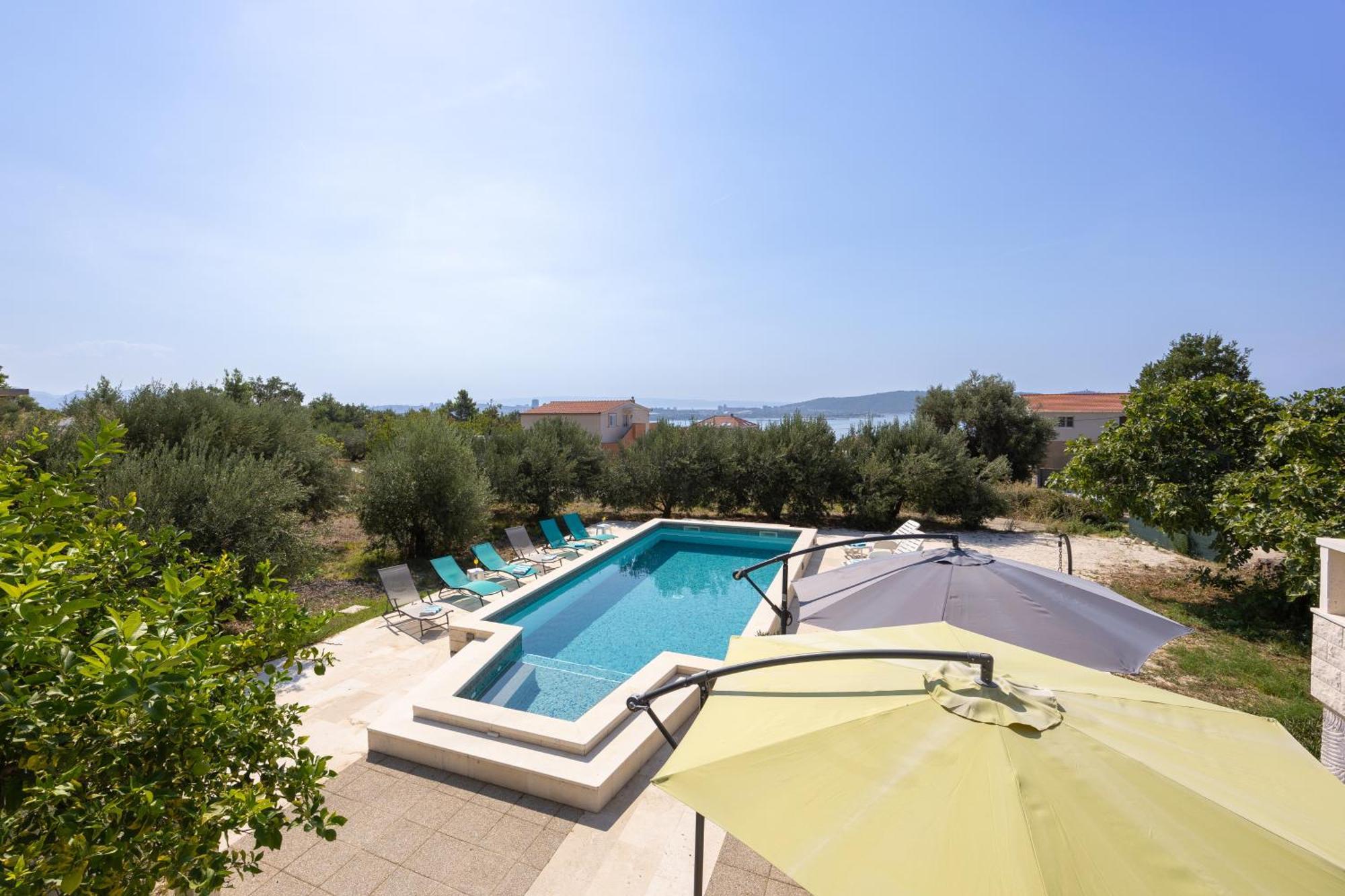 Casa Felice Apartments-Holiday Home Kastela Bagian luar foto